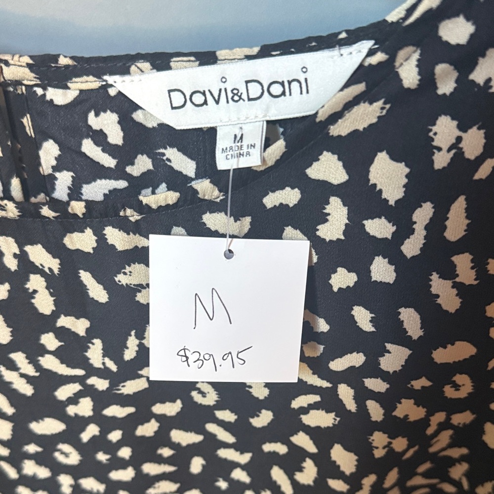 Davi & Dani Black and White Abstract Blouse